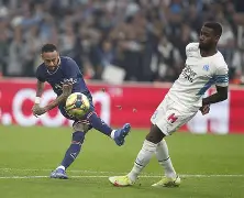 巴黎圣日耳曼轻取马赛，蝉联法甲冠军(巴黎圣日耳曼赛况)