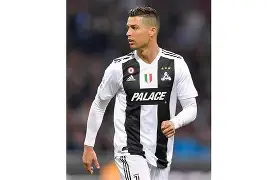 尤文图斯后卫：球队防守要更加扎实(尤文图斯的后卫)